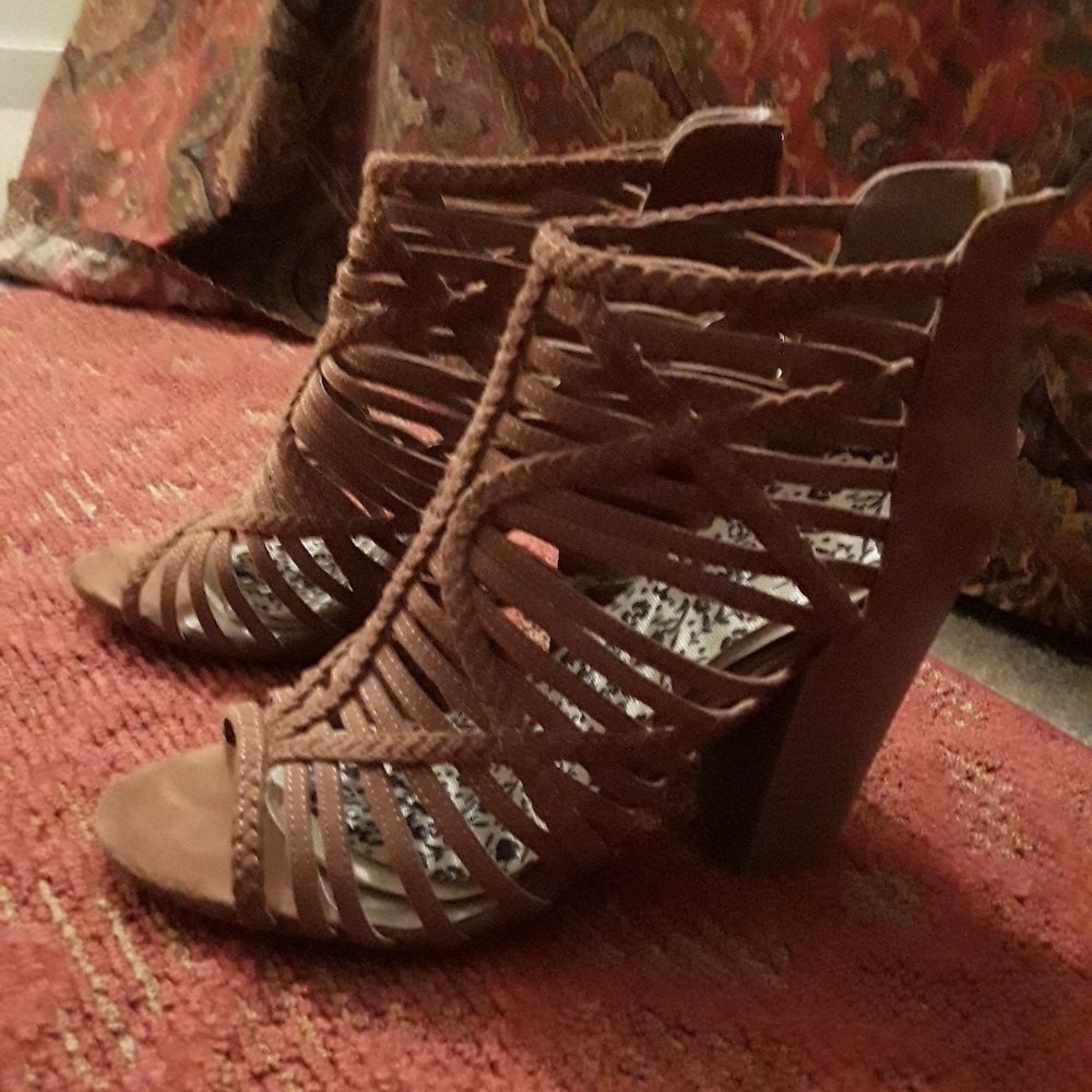 Guess sandals